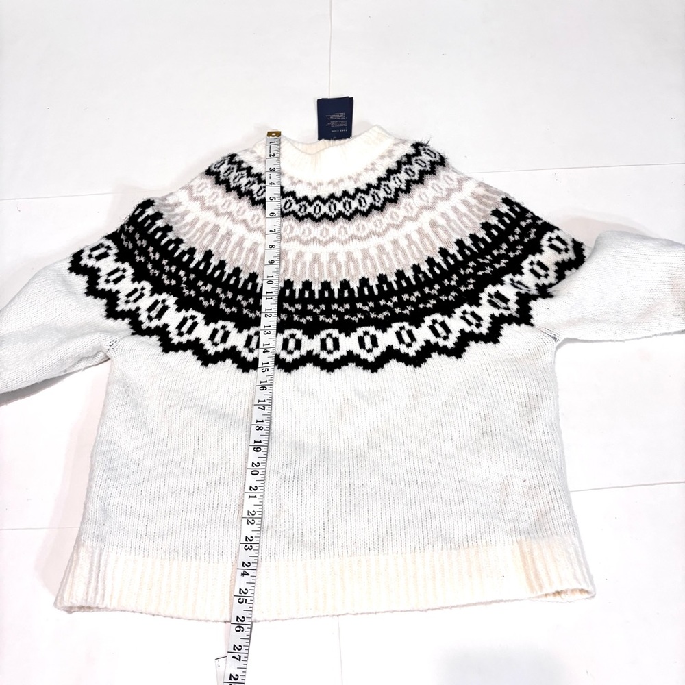 Universal Thread Black and Cream Turtleneck Sweater - Picture 10 of 11